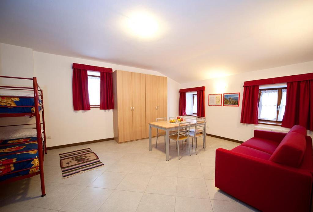 Il Seicento Aparthotel Sernio ห้อง รูปภาพ