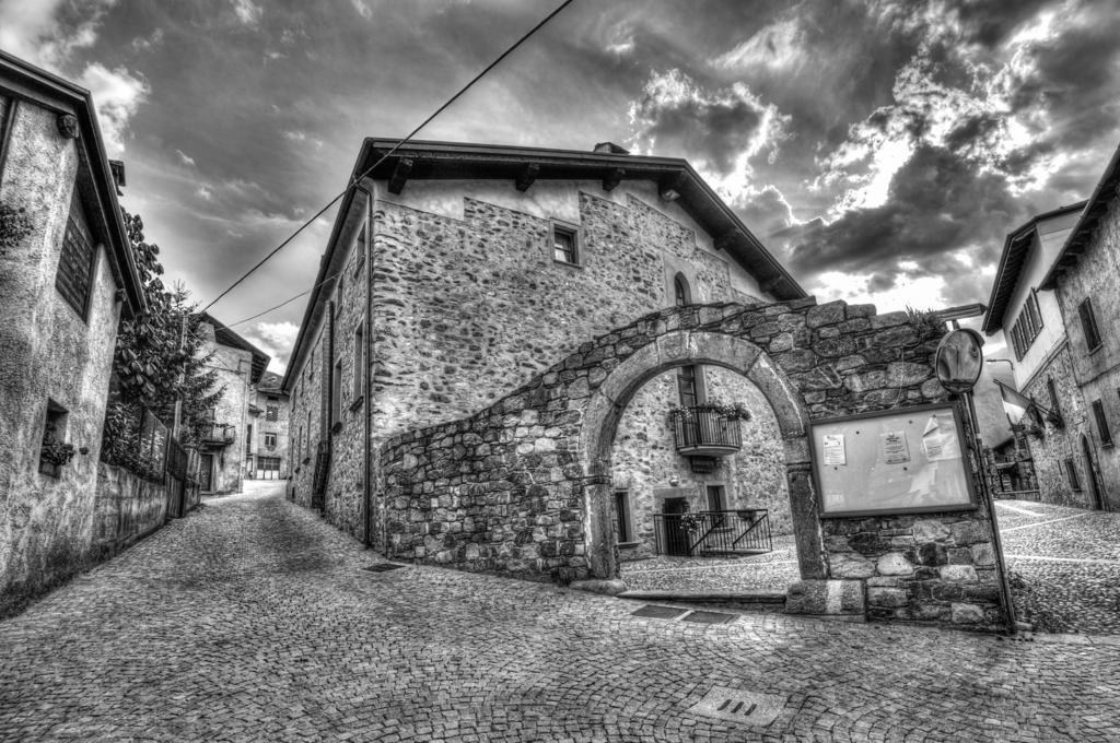 Il Seicento Aparthotel Sernio ภายนอก รูปภาพ