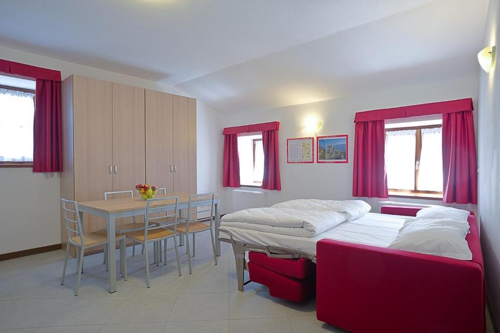 Il Seicento Aparthotel Sernio ภายนอก รูปภาพ