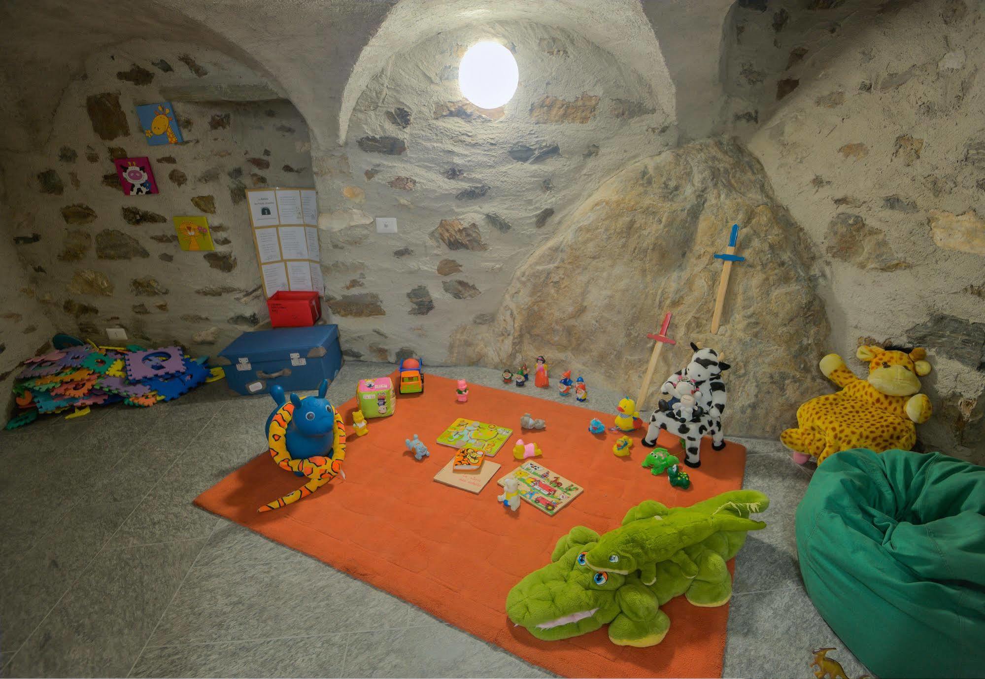 Il Seicento Aparthotel Sernio ภายนอก รูปภาพ